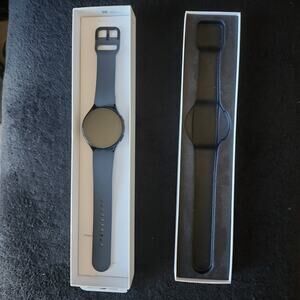 Samsung Galaxy Watch 5 black soft wristband big 2" face new in box